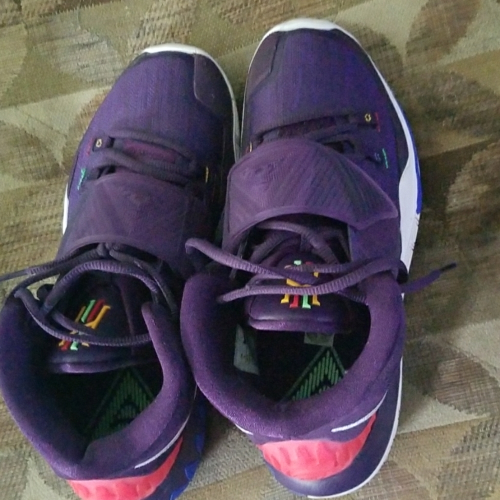 Kyrie Basket ball shoe